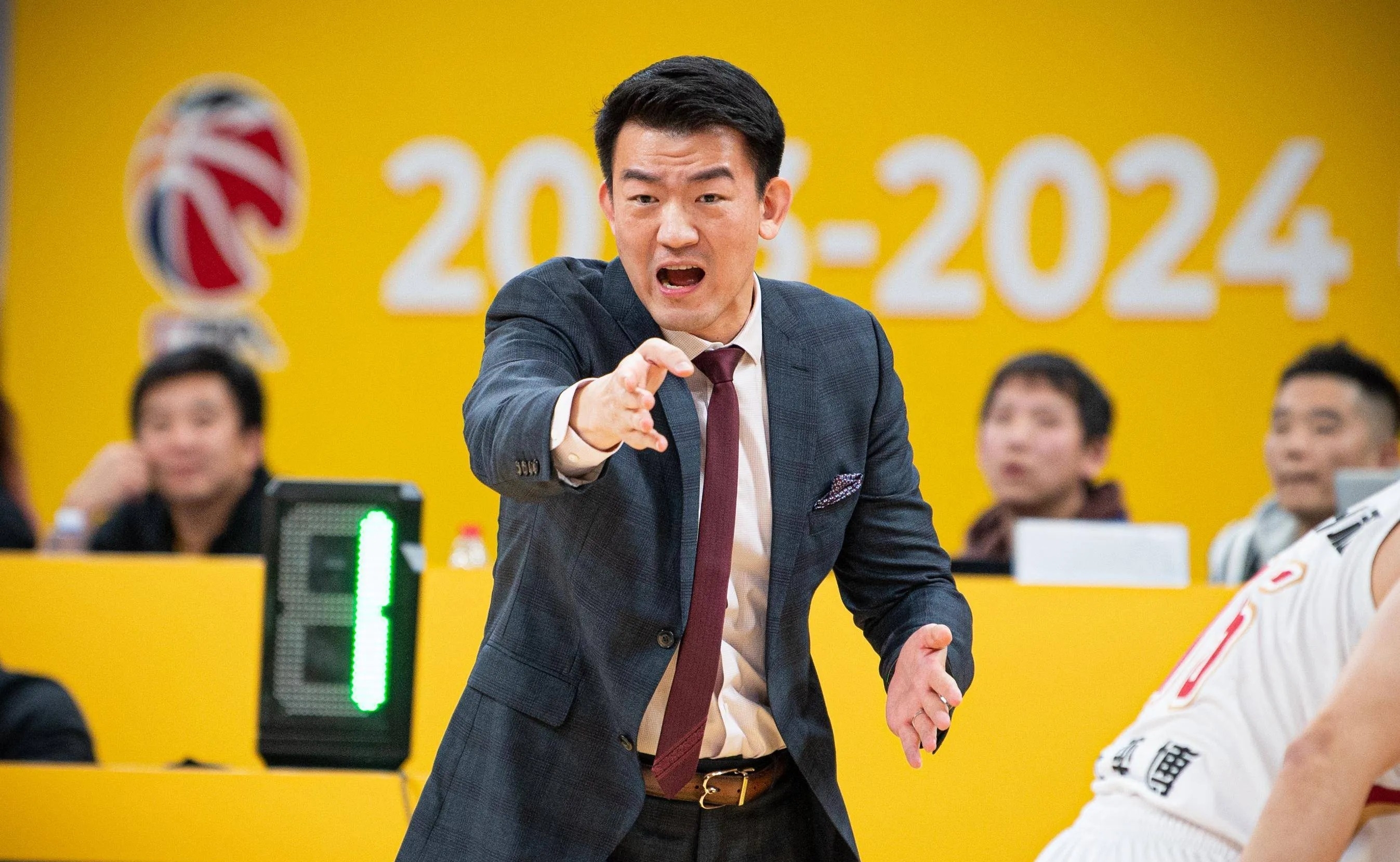 爱游戏客服-欧冠哪个球队最叼