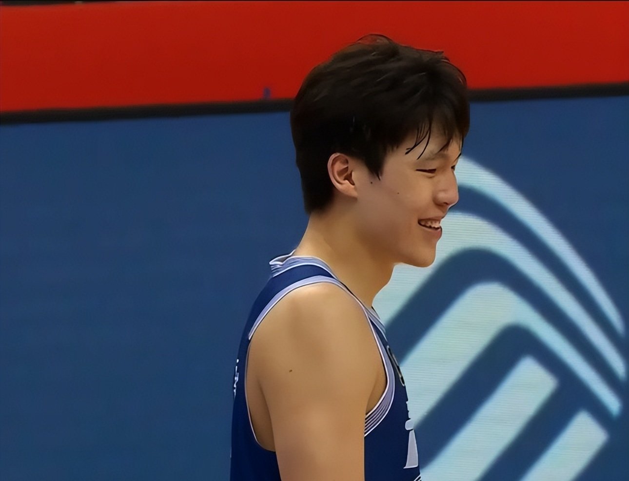 爱游戏客服-欧冠哪个球队最叼