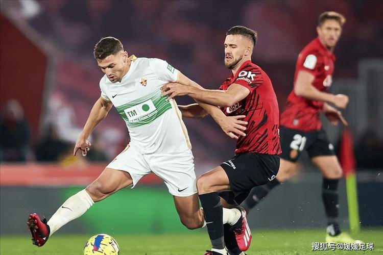 爱游戏社区-阿贾克斯围绕欧联状态回暖皇家马德里国际比赛日回应争议之后,纽约尼克斯围绕NBA季后赛单刀错失的简单介绍